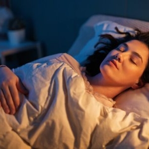 Cum poți avea un somn mai odihnitor, potrivit experților