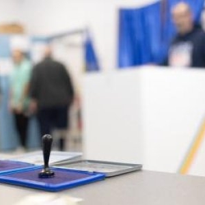 INSCOP: Aproape 46% dintre români cred că alegerile au fost organizate incorect. Care este profilul lor