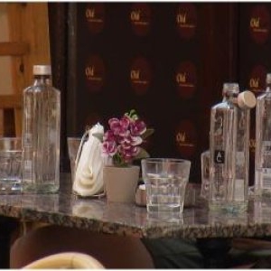 EXPERIMENT: Reacția restaurantelor când ceri apă de la robinet gratis, obligate prin lege să o ofere