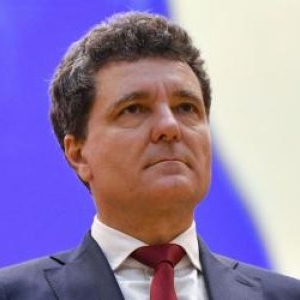 Nicușor Dan, surprins la cumpărături cu fiica sa într-un magazin din mall cu prețuri accesibile. Imaginea a devenit virală