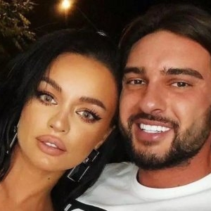Babs rupe tăcerea după ce s-a aflat că Dorian Popa s-ar fi logodit. Răspunsul ei i-a surprins pe mulți! Au fost împreună 11 ani: „Nu este corect și nici normal”. Ce i-a transmis fostului iubit