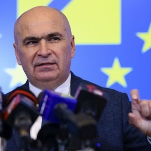 Bomba momentului în politică! O celebră jurnalistă cunoscută pentru tonul dur, numită purtător de cuvânt la Palatul Victoria. Ea e “vocea” lui Bolojan
