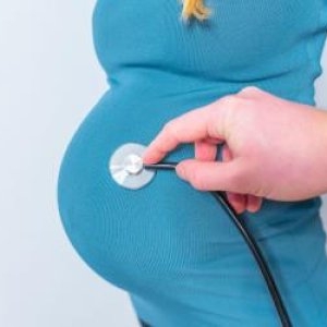 50 de copile dintr-un cătun din Maramureş, însărcinate. Unele dintre ele au sub 12 ani