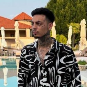 Plângere penală împotriva lui Albert NBN, care a înjurat România pe scenă la "Beach, Please!"