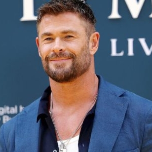 Gemenii lui Chris Hemsworth au atras toate privirile într-o apariție rară pe covorul roșu. Băieții sunt versiuni în miniatură ale actorului