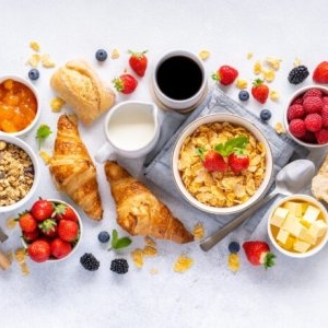Numărul ideal de calorii la micul dejun. Cum să reduci poftele pe parcursul întregii zile