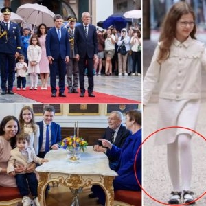 Controverse și discuții aprinse pe internet legate de pantofii pe care fetița lui Nicușor Dan i-a purtat la vizita oficială din Austria. De ce a stârnit încălțămintea Aheei atâtea dezbateri