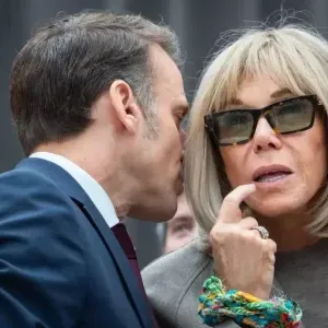 La vârsta de 72 de ani, Brigitte Macron i-a lăsat pe mulți fără cuvinte. Ce rochie a putut să poarte la un dineu cu ștaif...Unii au criticat-o extrem de dur după această apariție