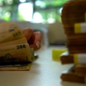 ASF, ANRE și ANCOM avertizează "riscuri sistemice" dacă li se taie din salarii. Șefii câștigă 60.000 lei/lună