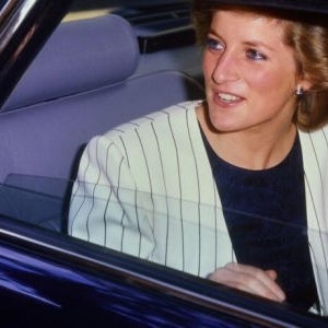 A fost deschisă capsula timpului a Prințesei Diana după 34 de ani. Ce s-a găsit în ea