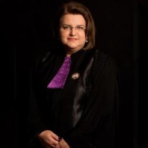 Judecătoarea care a dat statul în judecată pentru a primi 900.000 lei: Protestele nu sunt motiv de bucurie
