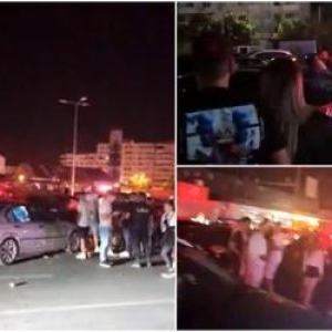 Bătaie generală în Focșani, după ce o tânără care făcea drifuri a lovit mai multe mașini într-o parcare