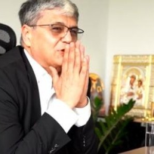 Cât costă să fii român? România, pe marginea recesiunii: "Mi-a spus că îl doare în... de deficit"