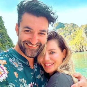 Imaginea cu Gina Pistol goală, pe plajă, a împărțit Internetul în două: "Rușine, ești mamă". Cum a pozat-o Smiley, fără nici o reținere. Gina a slăbit 8 kg și arată fabulos