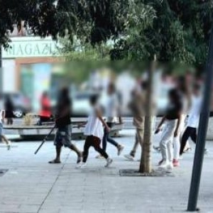 Bătaie generală în centrul oraşului Galați, după ce două fete de 13 și 15 ani s-au luat la pumni și picioare