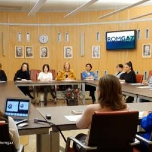 Cei trei bugetari care au încasat peste 3,5 milioane de lei spun că demisionează dacă sunt tăiate salariile