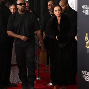 Bianca Censori trece de la muză pentru Kanye West, la designer. Soția artistului își lansează un brand de haine