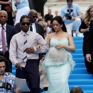 Rihanna și A$AP Rocky au devenit părinți pentru a treia oară. Cântăreața a născut o fetiță
