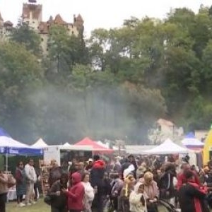 Tradiţia păstrată cu sfinţenie care a dat viaţă unui festival. Oamenii vin de la sute de kilometri pentru asta
