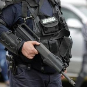 Bărbat din Bistrița-Năsăud, reținut pentru terorism. A fabricat dispozitive explozive și plănuia un atentat