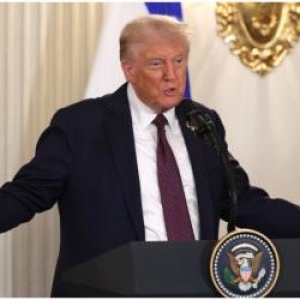 Apare moneda de 1$ cu chipul lui Trump. Preşedintele SUA cere trezoreriei ca proiectul să fie lansat la anul