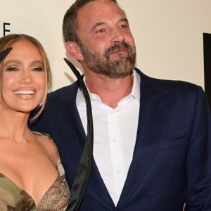 Momentul stânjenitor în care Ben Affleck o roagă pe Jennifer Lopez să pozeze împreună. Ce i-a răspuns fosta soție