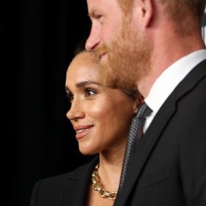 Meghan Markle și Prințul Harry, apariție rară pe covorul roșu la New York. Cei doi au zâmbit timid în fața camerelor