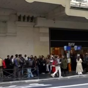 Noul magazin Shein din Paris, luat cu asalt. "Am plătit 34 de euro pe 12 produse"