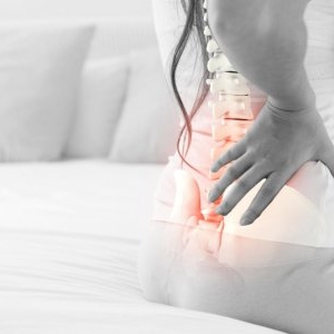 Stenoza de canal vertebral: de ce apare și pe cine afectează  