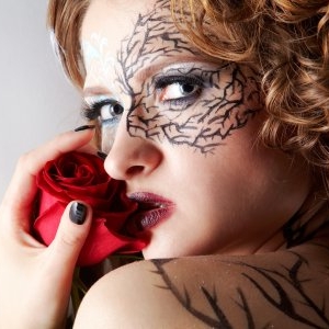 Cele mai parșive femei din zodiac, farmec otrăvitor și zâmbete cu două tăișuri. Ai grijă cu aceste zodii!