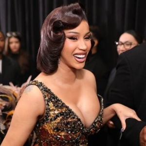 Cardi B a devenit mamă pentru a patra oară. Vedeta a adus pe lume primul ei copil cu Stefon Diggs