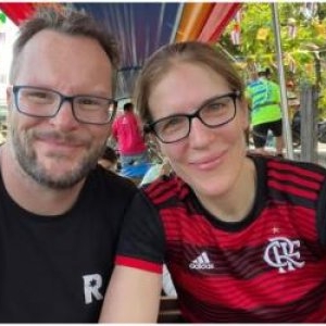 Au locuit cu părinţii şi au renunţat la tot, ca să se pensioneze la 35 de ani, cu peste 2 milioane € în cont