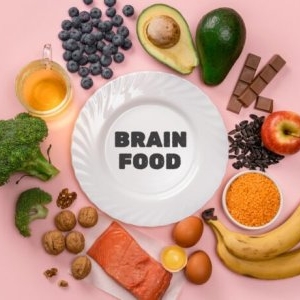 Alimente care încetinesc îmbătrânirea creierului. Ce să consumi zilnic, potrivit specialiștilor