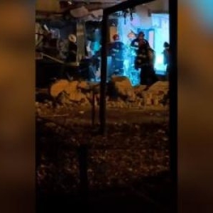 Explozie într-un bloc din Buftea: 4 victime. Există risc de prăbuşire