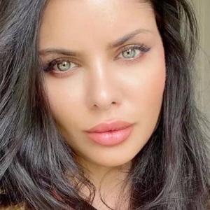 Ileana Lazariuc, apariție rară într-un mall din București. În compania cui a fost fotografiată fosta soție a lui Ion Țiriac Jr. Toți ochii au fost ațintiți asupra ei