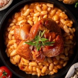 Fasole cu ciolan afumat. Rețetă tradițională din bucătăria românească