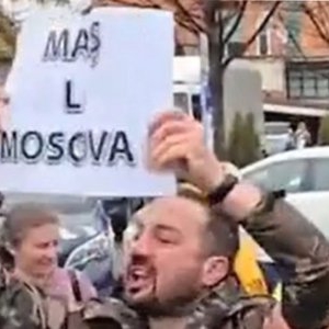 Ce s-a întâmplat cu bărbatul care i-a strigat „marș la Moscova” lui Călin Georgescu, în mijlocul paradei de 1 Decembrie, de la Alba Iulia