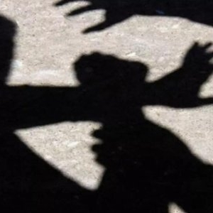 Incident șocant într-o școală din Teleorman. O elevă a fost luată cu forța din clasă și bătută pe stradă. Trei adolescente au fost reținute – VIDEO