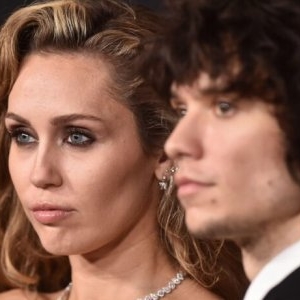 Miley Cyrus și Maxx Morando s-au logodit după 4 ani de relație. Cum arată inelul de 450 de mii de dolari pe care l-a primit artista