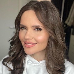 Cum arată Cristina Șișcanu după ce a slăbit 14 kilograme. A îmbrăcat o rochie mini mulată