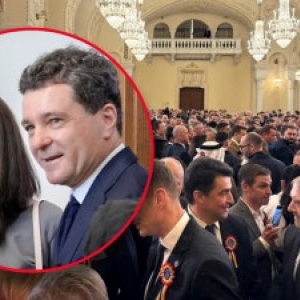 Prima Doamnă îşi intră în rol! Ce ţinută a avut Mirabela Grădinaru la recepţia de Ziua Naţională. A întors toate privirile!