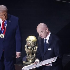 Scandal uriaș la tragerea la sorți a grupelor CM 2026. Donald Trump, acuzat de propagandă politică, după ce a primit Premiul FIFA pentru Pace 