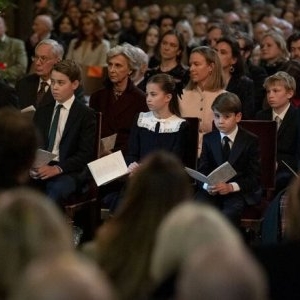 Prințul George, Prințesa Charlotte și Prințul Louis au participat la slujba tradițională de Crăciun alături de Kate Middleton și Prințul William