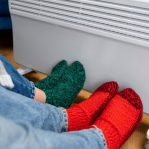 Bucureștenii trăiesc în frig și fără apă caldă. Oamenii sunt disperați: "Căldură avem din când în când, nu mereu. Stăm în frig."