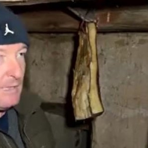 Slănină ascunsă în ultima iarnă comunistă, păstrată 35 de ani într-un turn din Sibiu. Cine a lăsat-o acolo