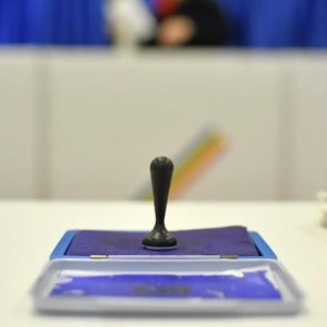  Un bărbat care și-a fotografiat buletinul de vot, depistat la o secție din comuna Lumina, județul Constanța