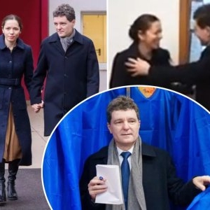 Deși a mers la vot cu Nicușor Dan, partenera președintelui, Mirabela Grădinaru, NU a votat. Ce a făcut, de fapt, cât timp el a intrat în cabina de vot / Foto