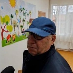 Reacţia unui bărbat, prins că şi-a fotografiat buletinul de vot. "Am auzit bliţul de 2-3 ori"