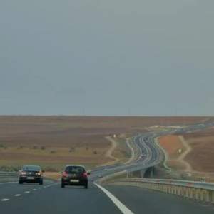 Autostrada A2, închisă temporar după ce resturi de animale au fost împrăştiate pe carosabil