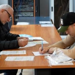 Cum trebuie să procedeze românii care îşi găsesc maşina lovită. Soluţionarea, în cel mult 6 luni